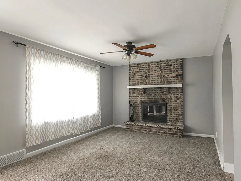 6960 Townsend Ave — Photo 9