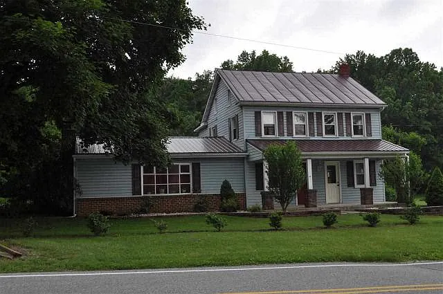 1920 Copenhaffer Rd photo 1