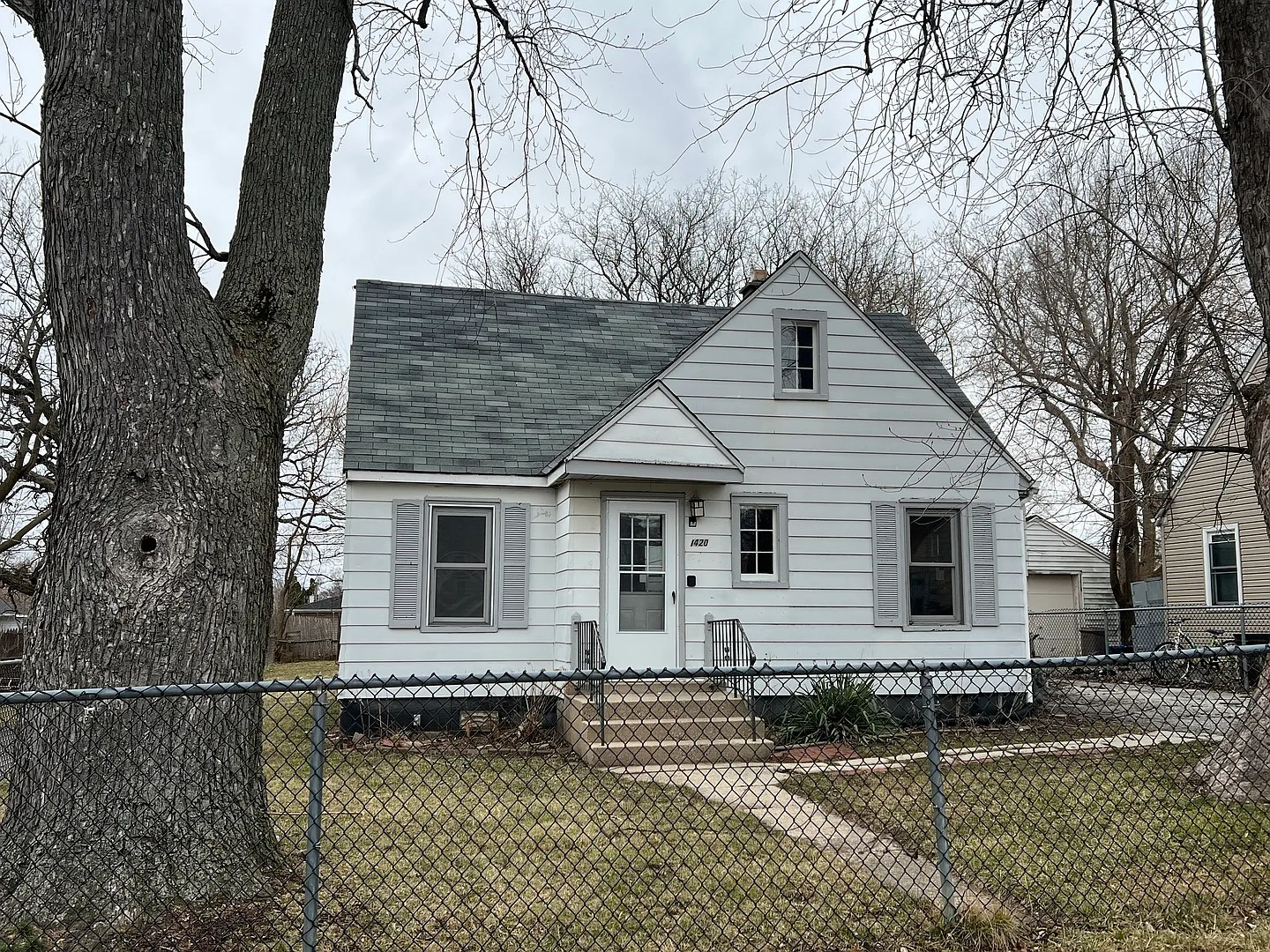 1420 Pine Grove Ave photo 1