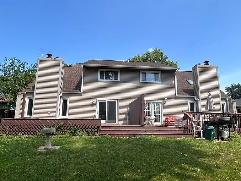 121 Woodview Dr — Photo 7