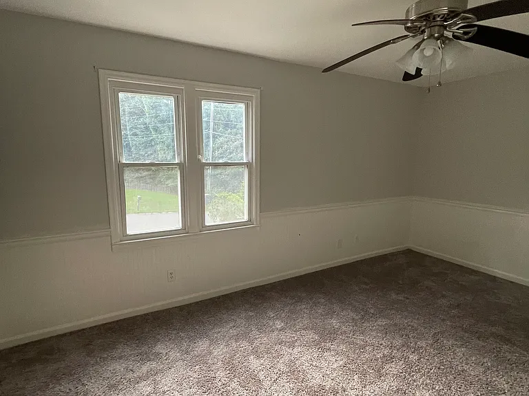 206 Rodborough Rd — Photo 26