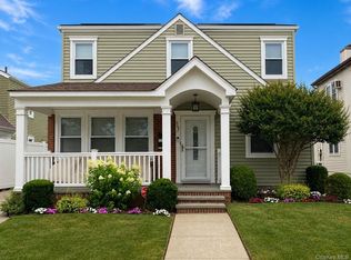 547 Walnut St, Long Beach, NY 11561