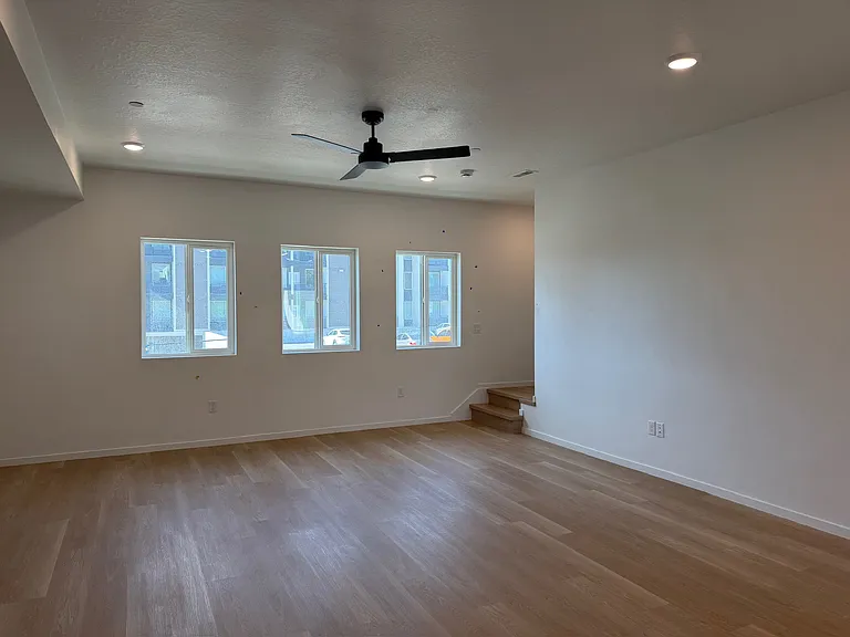 4338 S Main St — Photo 6