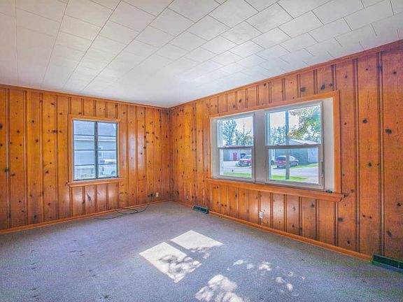 5th image of 446 Osgood St