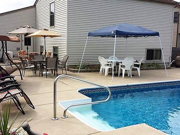 3rd image of 1581 Deer Run Pl