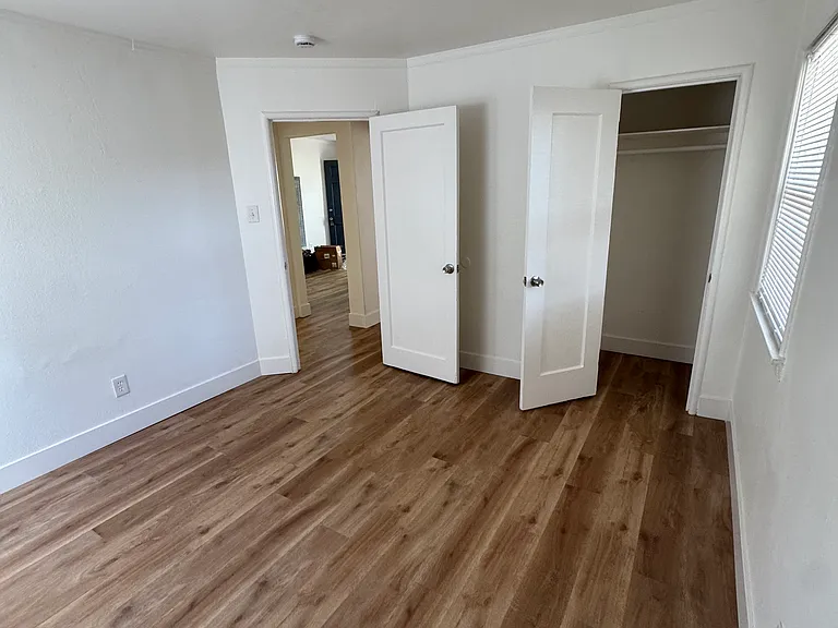 2027 Washington Ave #2027 — Photo 8