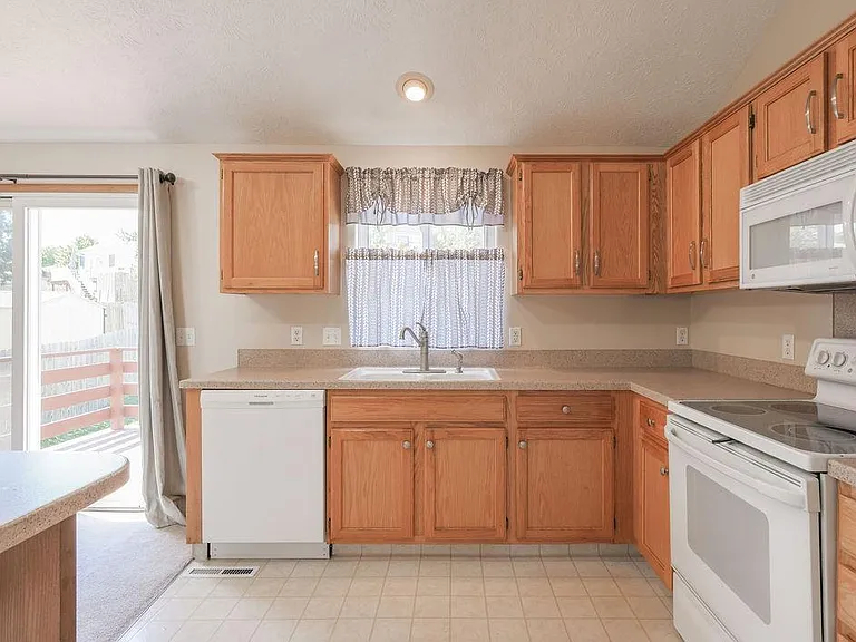 1123 Rawhide Rd — Photo 13