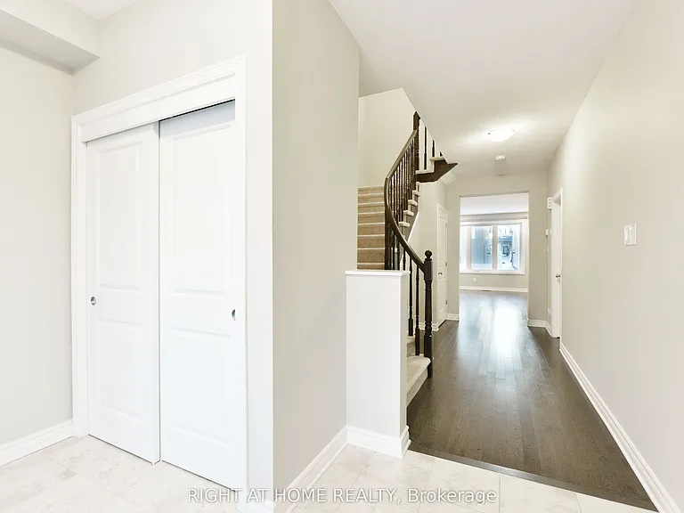 630 Eagle Crest Hts — Photo 3