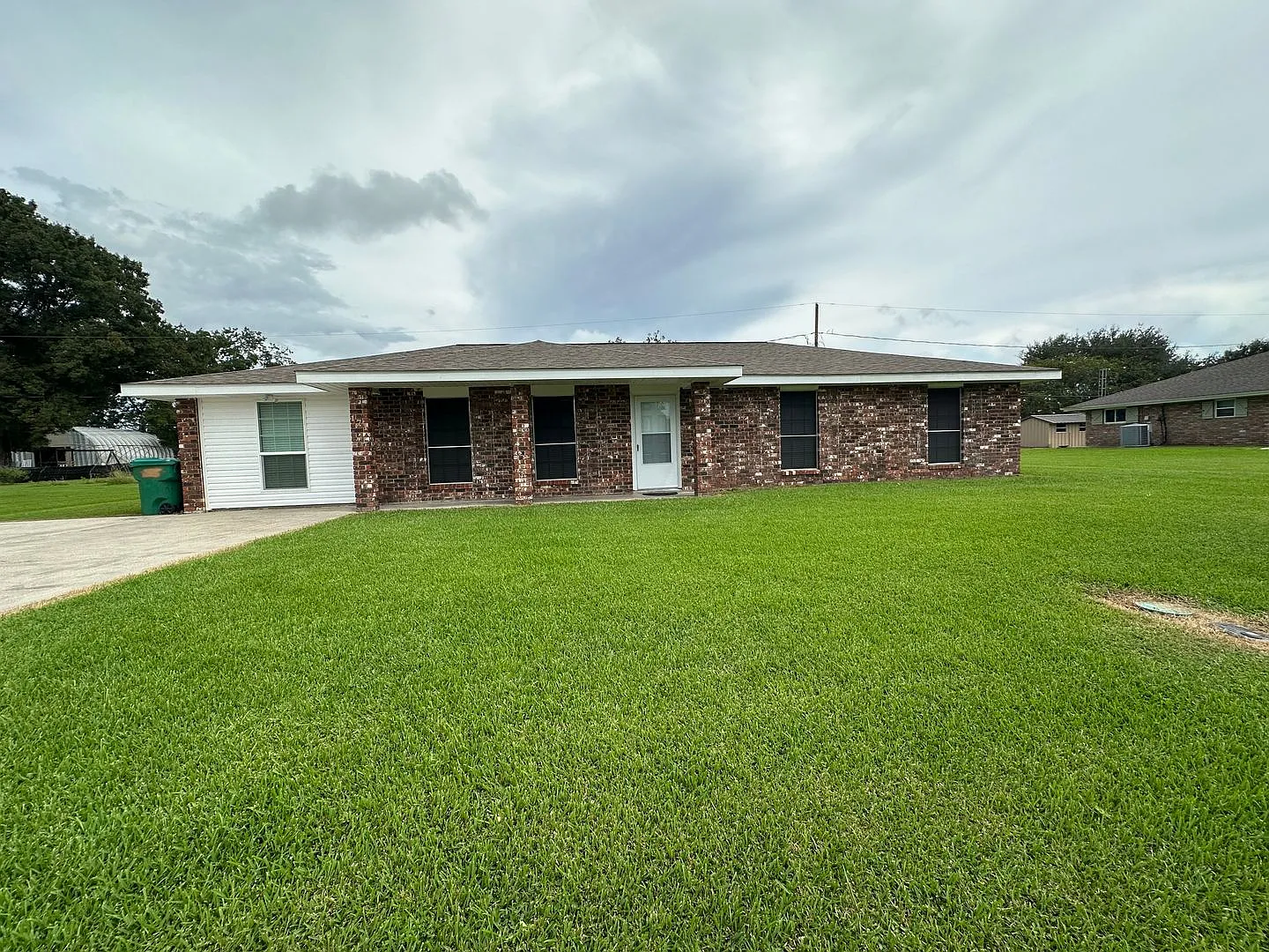 Spacious, Country Living 4 Bedroom, 2 Bath in Larose — Photo 1