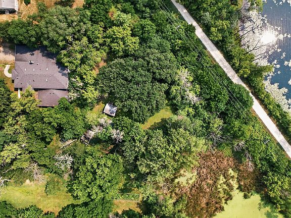 3rd image of 11833 Shady Oak Ln