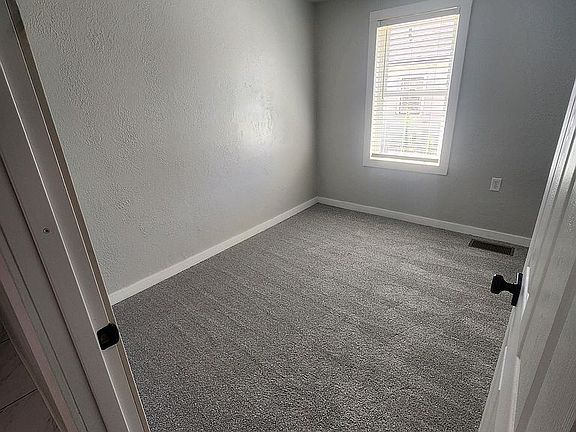 4th image of 637 N 27th St