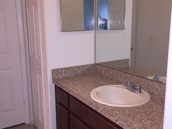 Bathroom 1 - Jack and Jill