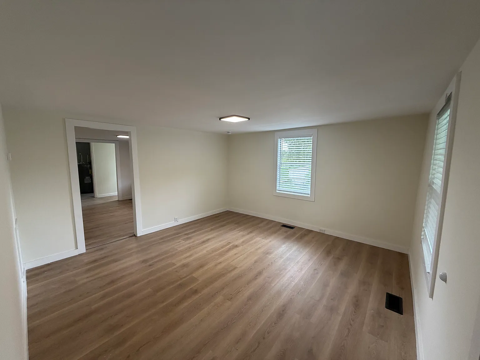 3 bed, 1295 sqft, $1,800 — Photo 4