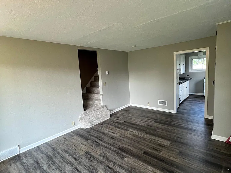 1411 N Main Ave — Photo 3