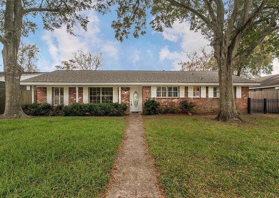 1st image of 2223 Bayou Dr