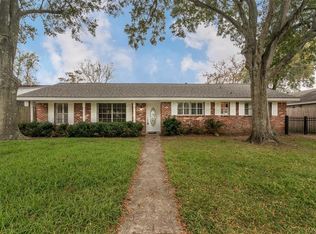 2223 Bayou Dr, League City, TX 77573