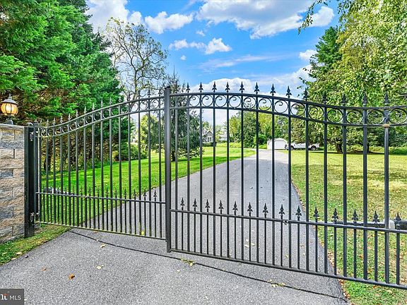 5th image of 10405 Lyons Mill Rd