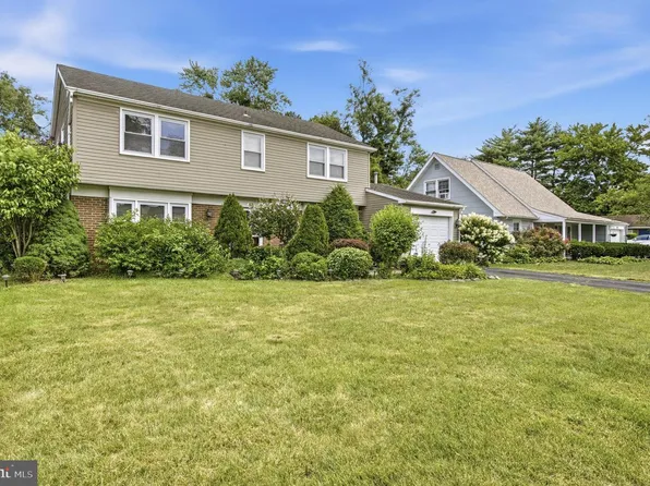 10 Galton Ln, Willingboro, NJ 08046