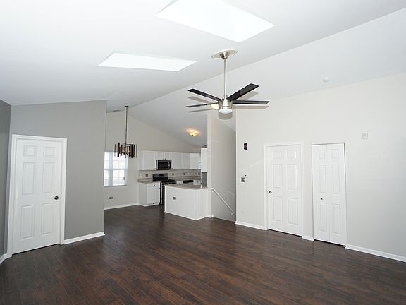 5th image of 2527 Sheehan Dr #201