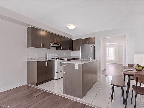 4th image of 420 Linden Dr #67
