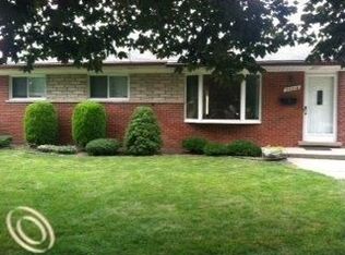 33218 Barrington St, Westland, MI 48186