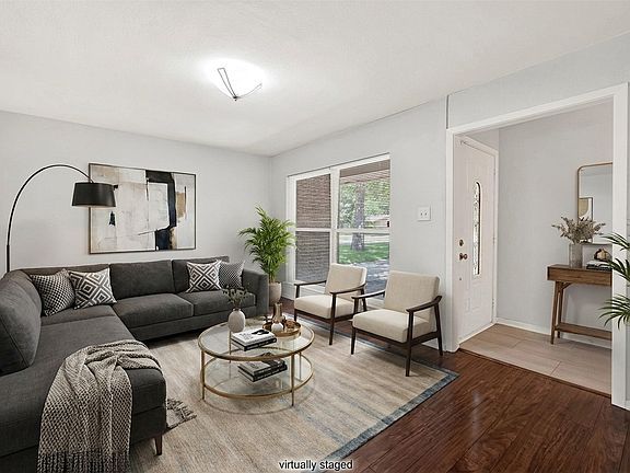 4th image of 819 Kingswood Ave