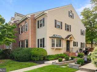 237 Georgetowne Ct, Royersford, PA 19468