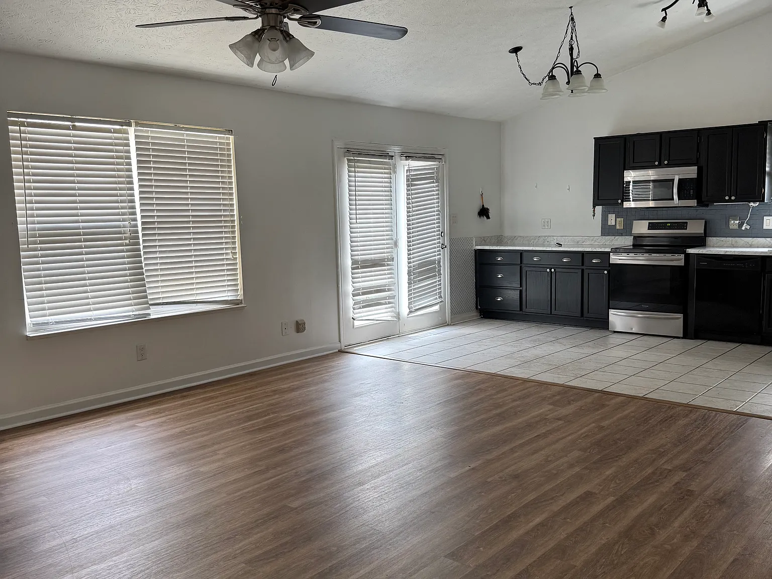 3 bed, 1255 sqft, $1,750 — Photo 3