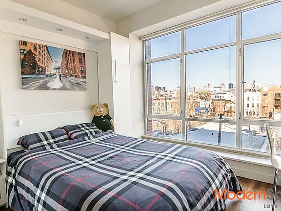 5th image of 1063 Jackson Ave APT 4E