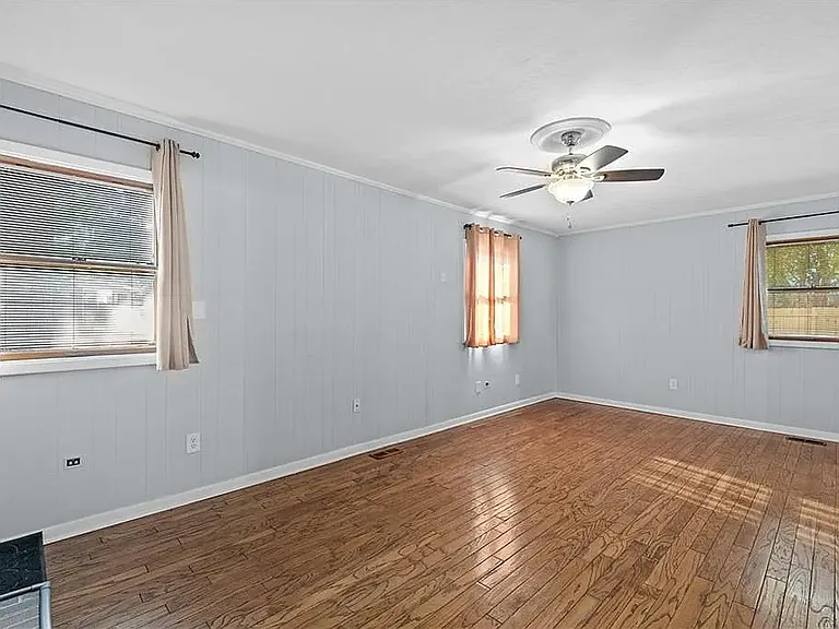 740 Mayland Dr — Photo 7