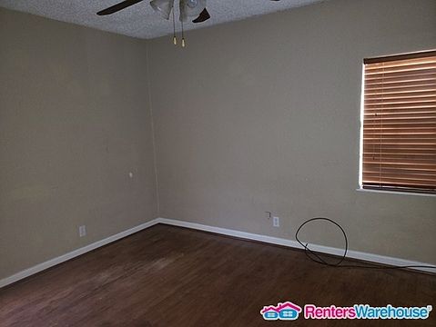 2nd image of 211 W Cherry St