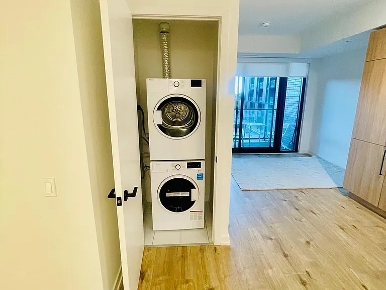35 Parliament St #429 — Photo 32