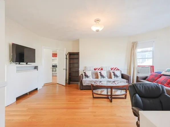 35 Miller Stile Rd, Quincy, MA 02169