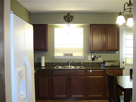 3rd image of 4904 Grand Terre Dr