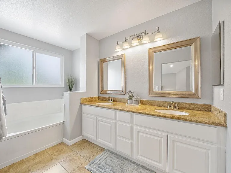4880 Creekwood Dr — Photo 23
