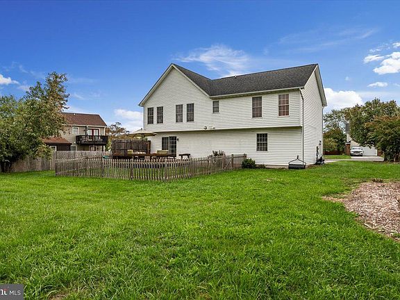 2nd image of 311 Montgomery Cir