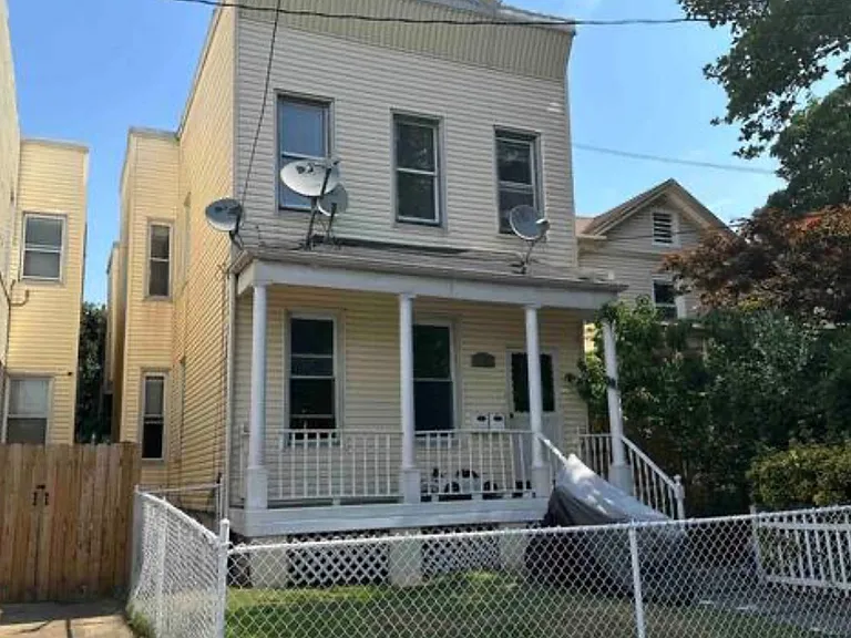 30 Gardner Ave #2 — Photo 6