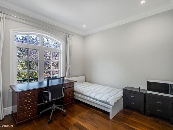 5 bedroom rental in Vancouver — photo 18
