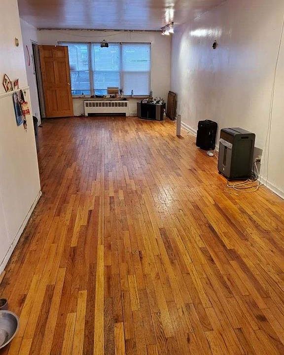 2nd image of 4079 Grace Ave