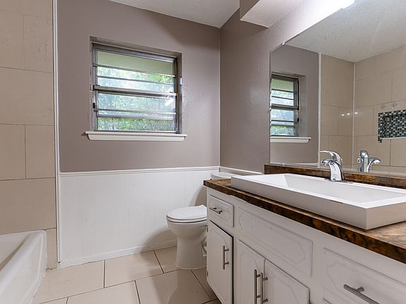 3rd image of 648 Moraine Ave