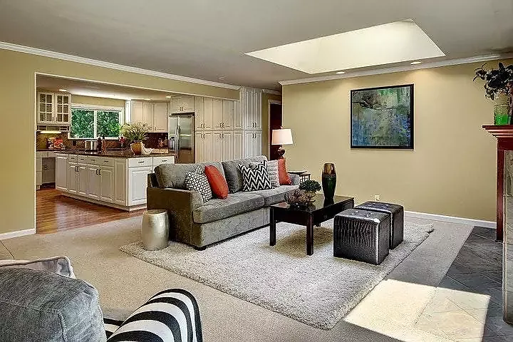 5 bed, 4635 sqft, $8,000 — Photo 4