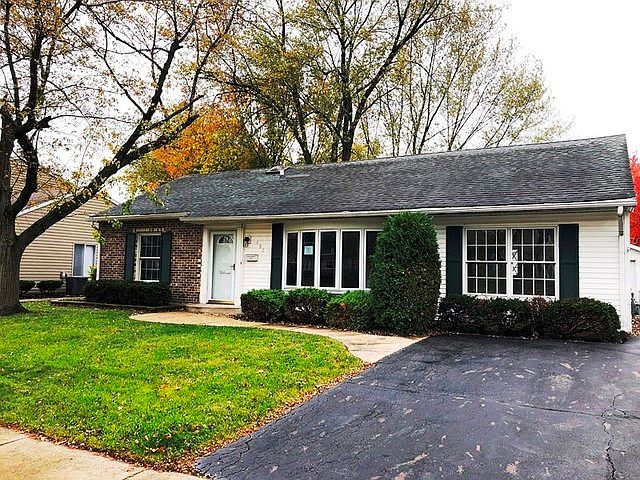 1st image of 652 Autumn Dr