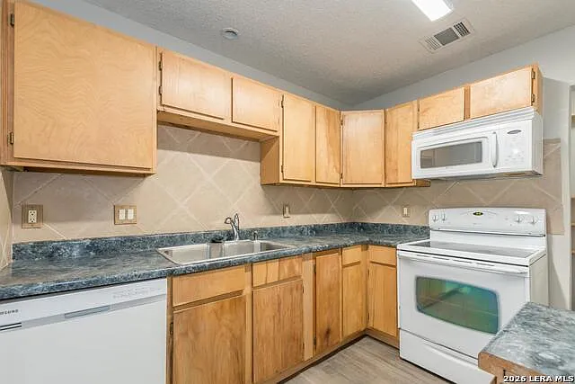 3518 Stoney Blf — Photo 9