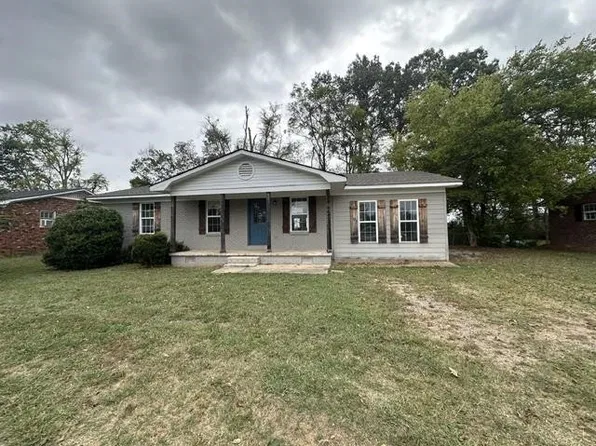 445 Walnut St, Savannah, TN 38372