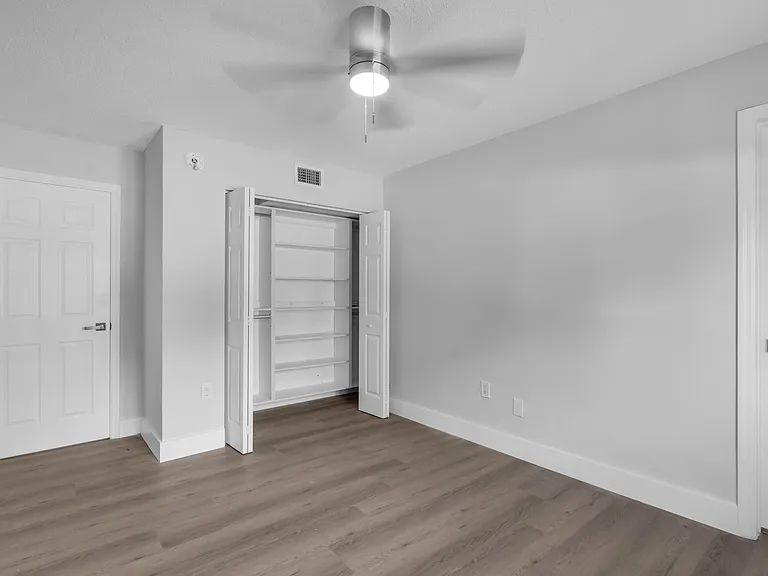 560 NE 63rd St #3 — Photo 8