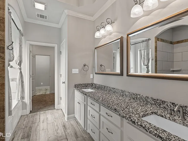 302 Oscar Cir — Photo 34