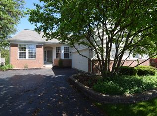 2830 Wessex Dr, Dundee, IL 60118