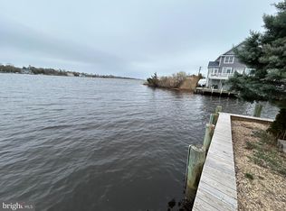 825 Oxgoose Dr, Lanoka Harbor, NJ 08734