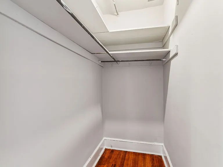 2254 Bryn Mawr Ave — Photo 30