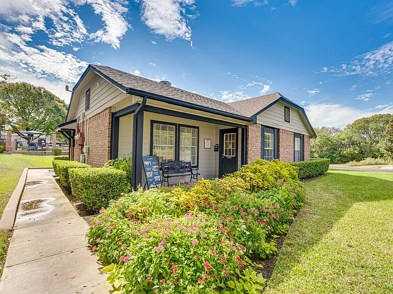 Arbors Of Cleburne — Photo 15